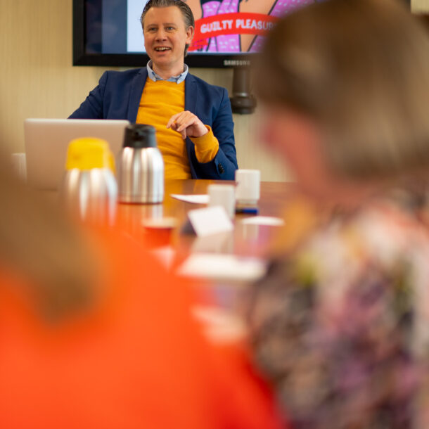 De Gelukkige Jurist is de coach voor juristen, advocaten en rechters tijdens een training.